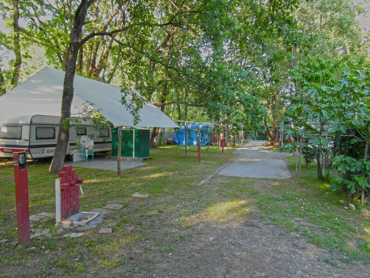 Camping Orpheus Apartments Néosz Pandeleímonasz Kültér fotó